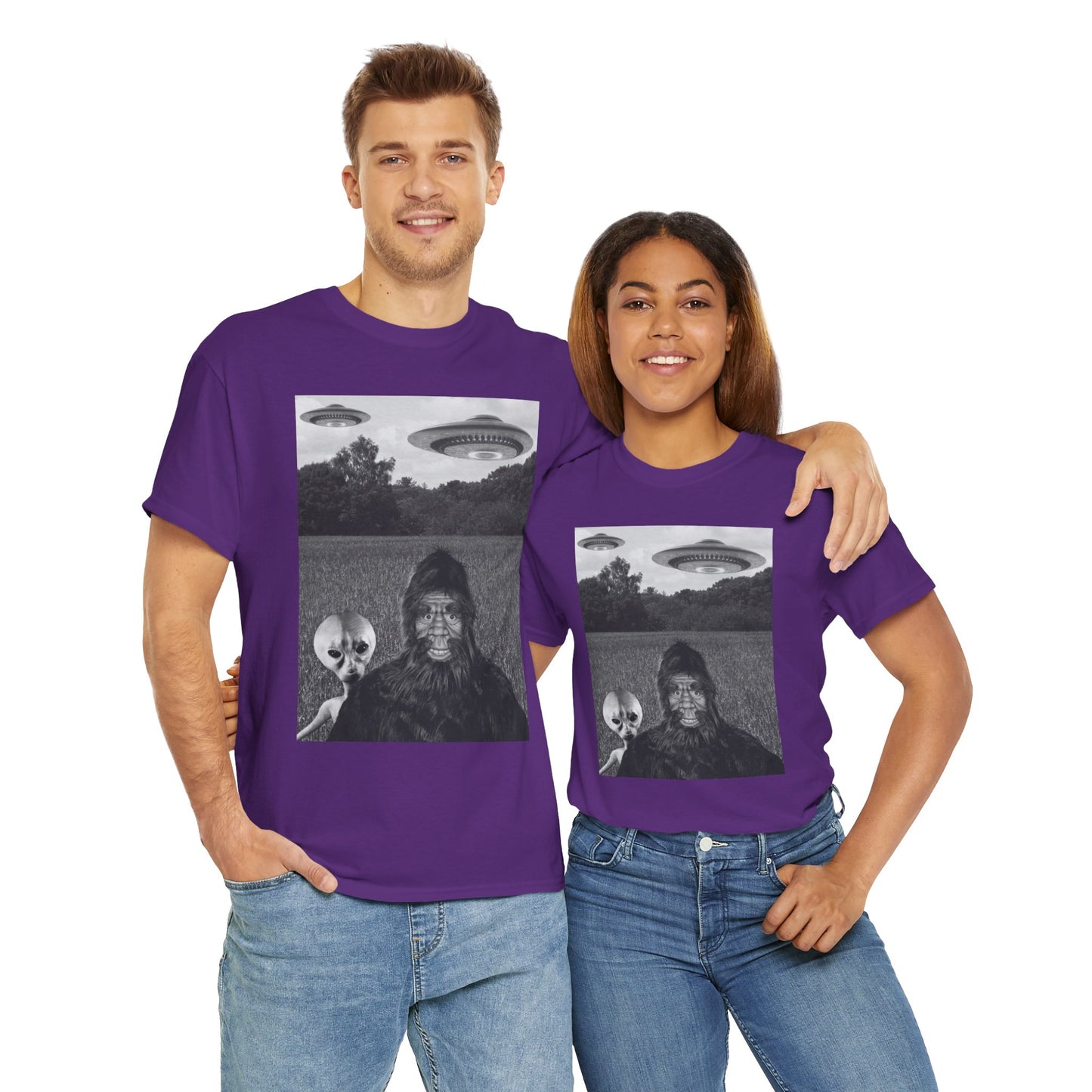 Funny Graphic Bigfoot Sasquatch Alien UFO Unisex Heavy Cotton Tee - Graphic T-Shirt, Spaceship, Flying Saucer, Sci-Fi, Space, Horror, Scary, Geek, Nerd, Unsolved Mysteries