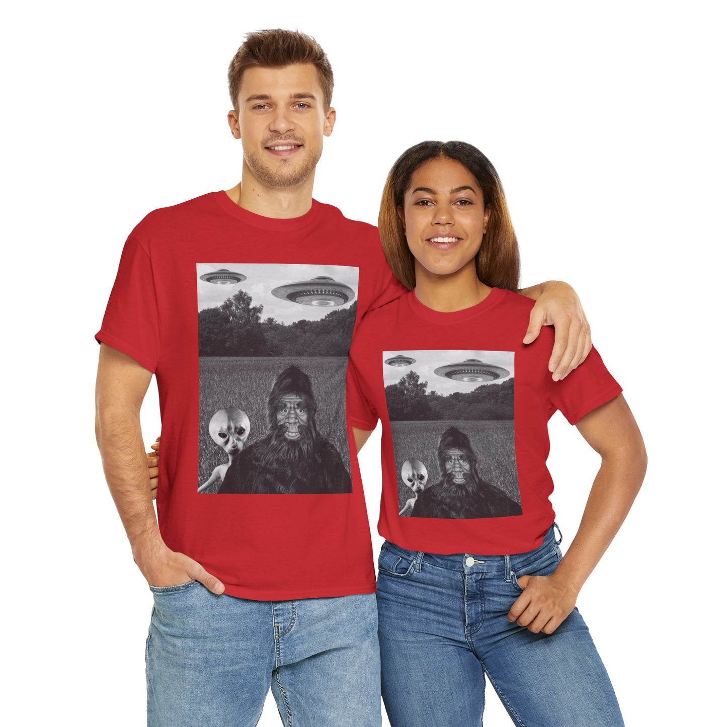 Funny Graphic Bigfoot Sasquatch Alien UFO Unisex Heavy Cotton Tee - Graphic T-Shirt, Spaceship, Flying Saucer, Sci-Fi, Space, Horror, Scary, Geek, Nerd, Unsolved Mysteries