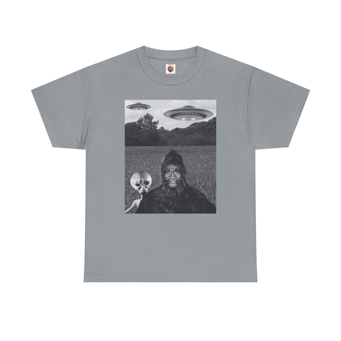Funny Graphic Bigfoot Sasquatch Alien UFO Unisex Heavy Cotton Tee - Graphic T-Shirt, Spaceship, Flying Saucer, Sci-Fi, Space, Horror, Scary, Geek, Nerd, Unsolved Mysteries