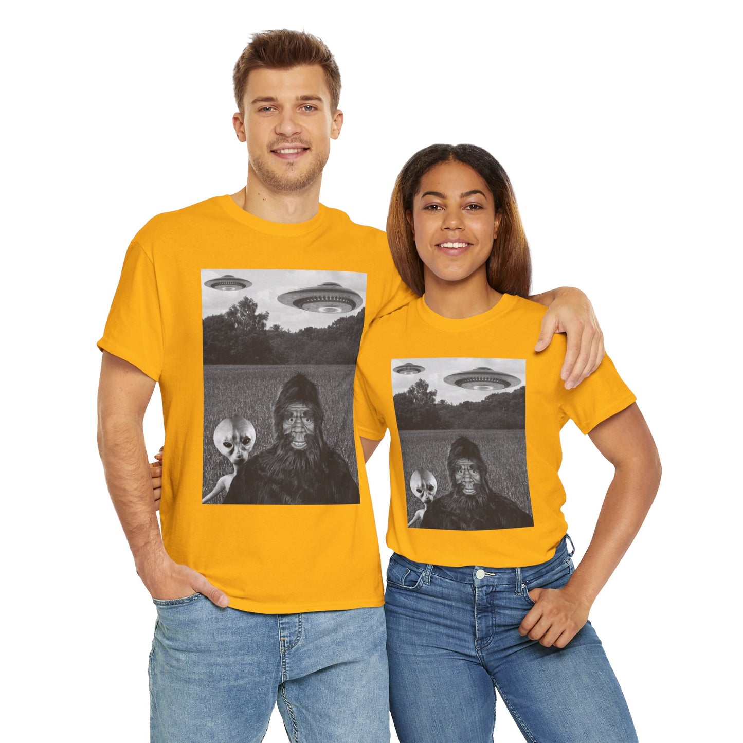 Funny Graphic Bigfoot Sasquatch Alien UFO Unisex Heavy Cotton Tee - Graphic T-Shirt, Spaceship, Flying Saucer, Sci-Fi, Space, Horror, Scary, Geek, Nerd, Unsolved Mysteries