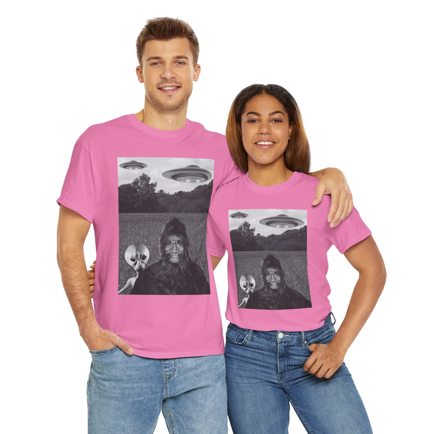 Funny Graphic Bigfoot Sasquatch Alien UFO Unisex Heavy Cotton Tee - Graphic T-Shirt, Spaceship, Flying Saucer, Sci-Fi, Space, Horror, Scary, Geek, Nerd, Unsolved Mysteries